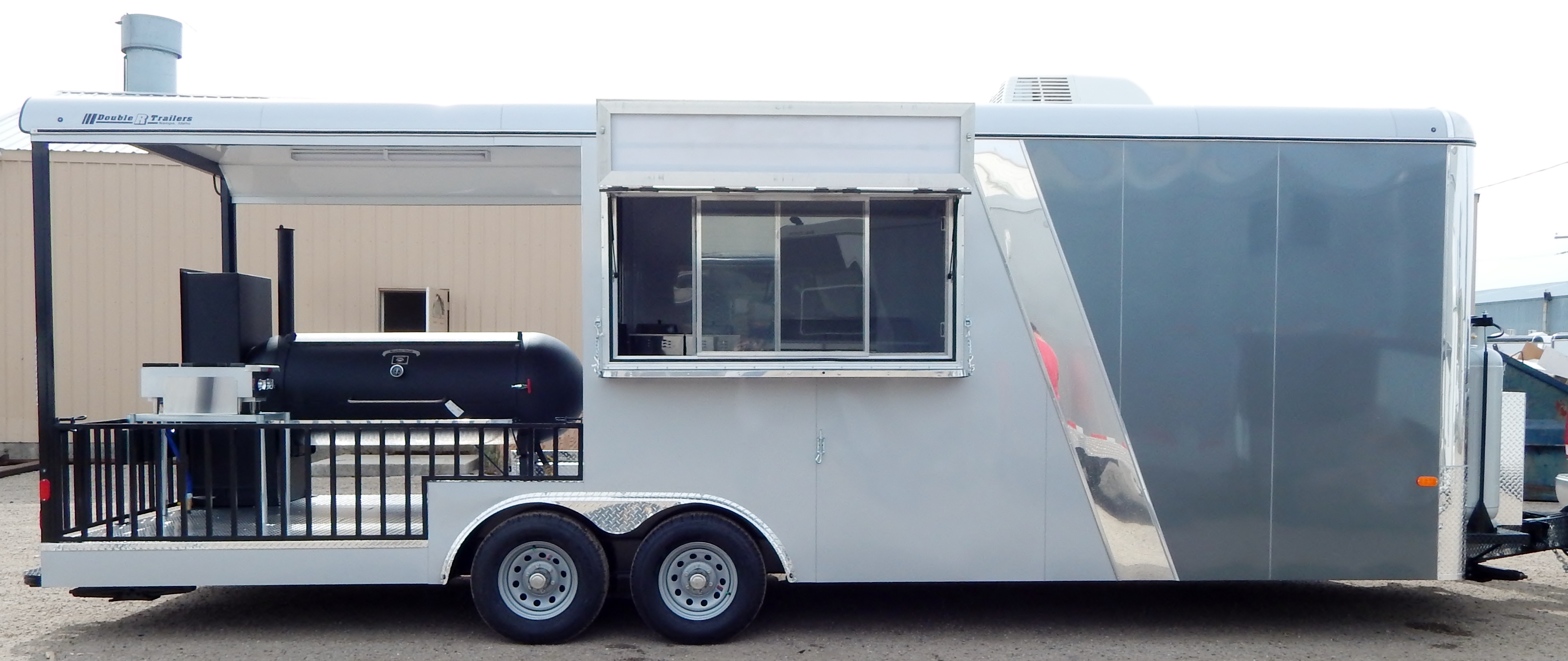 Bbq concession shop trailer with smoker